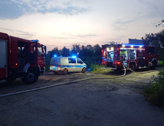 Najpierw kradzież, później pożar! Słup czarnego dymu w Wapienicy!