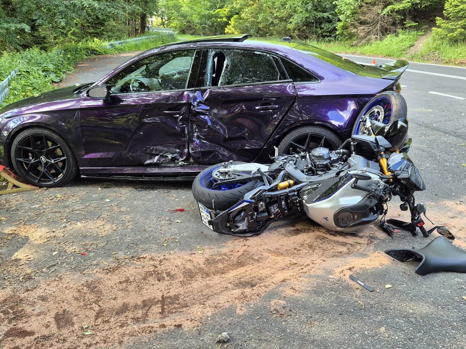 Wisła: Zderzenie motocykla z audi w Malince. Jedna osoba trafiła do szpitala