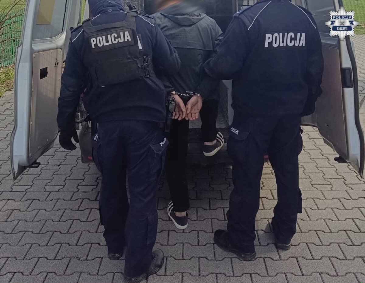 Cztery osoby pobite w centrum Bielska-Białej. Sprawcy gwałtownie wpadli