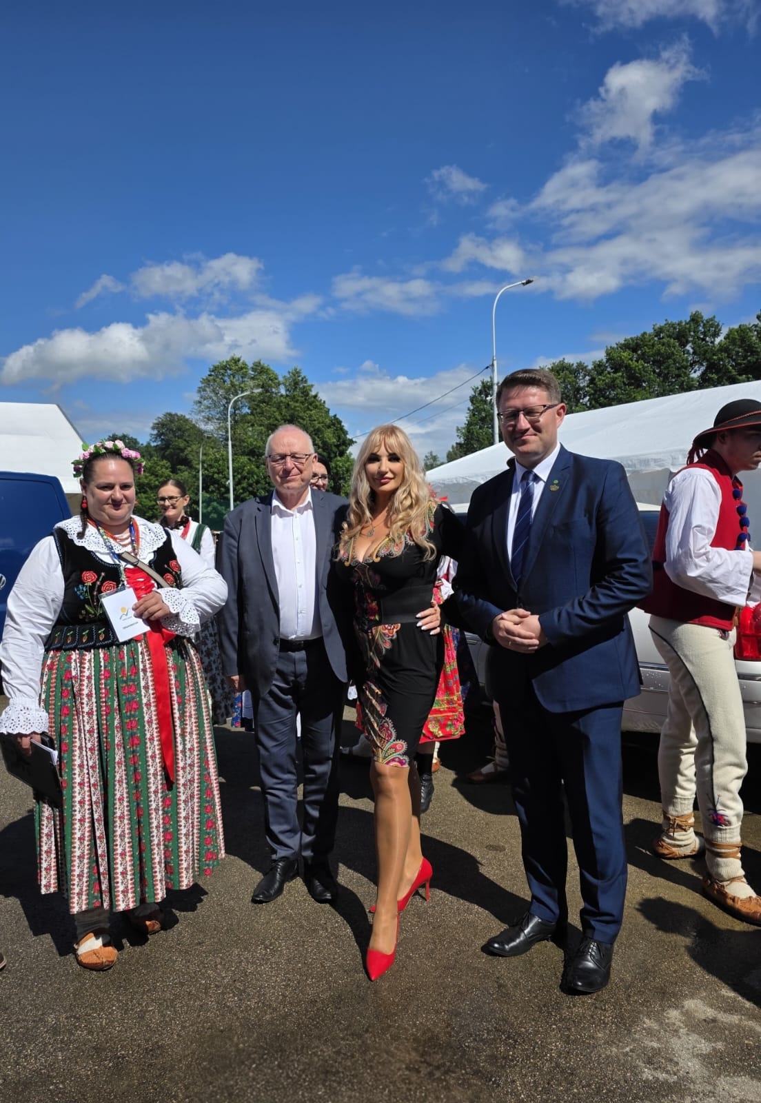 Święto Powiatu Bielskiego i Gminy Bestwina za nami! Wręczyliśmy puchar „Kroniki Beskidzkiej” w kulinarnych zmaganiach KGW