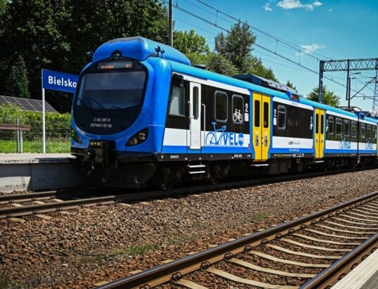 Paraliż na kolei. Poważna awaria sieci trakcyjnej – pociągi jeżdżą objazdem