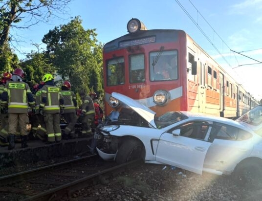 Wjechał wprost pod pociąg. Groźny wypadek w Bulowicach