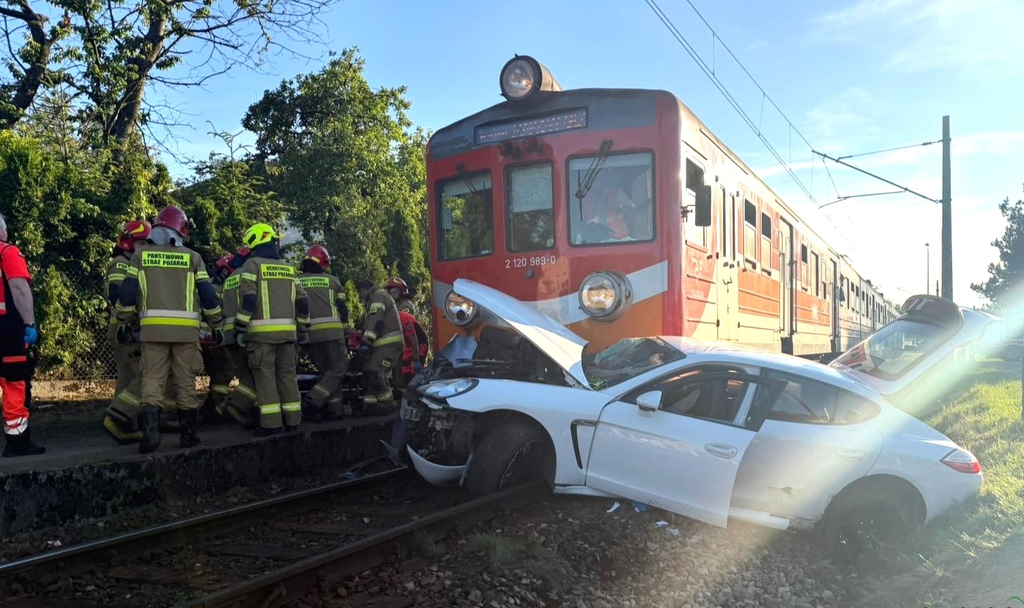 Wjechał wprost pod pociąg. Groźny wypadek w Bulowicach