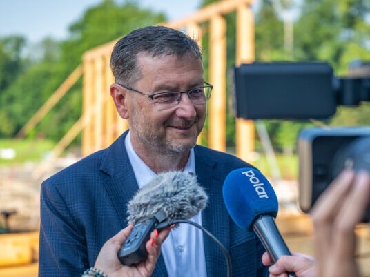 Policja ogłosiła poszukiwania burmistrza Karwiny Jana Wolfa. Jest reakcja