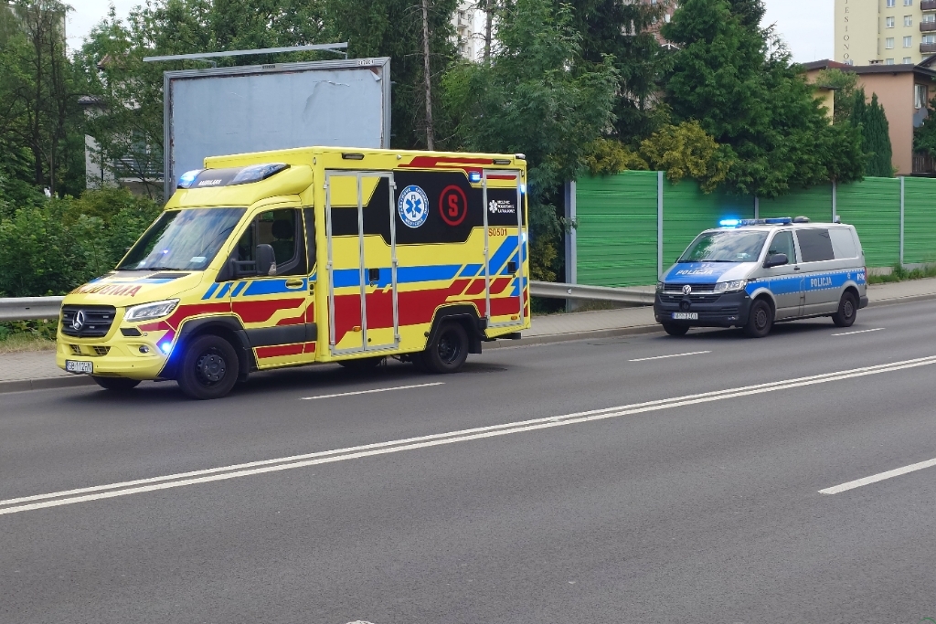 Mężczyzna się przewrócił i doznał urazu. Zgłoszono wypadek – foto