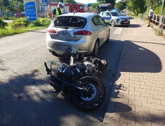 Z ostatniej chwili! Buczkowice: Zderzenie motocyklisty z samochodem