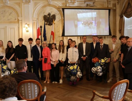Najlepsi młodzi sportowcy nagrodzeni w bielskim Ratuszu