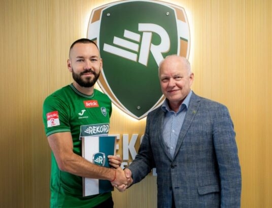 Głośny transfer w Cygańskim Lesie. Były kapitan klubu ekstraklasy oficjalnie w Rekordzie