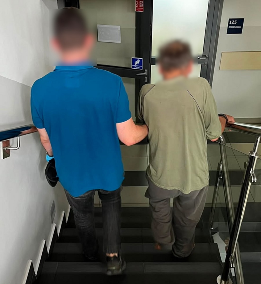Chciał wyjść z koszykiem ze sklepu bez płacenia