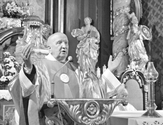 Zmarł ksiądz infułat Władysław Fidelus