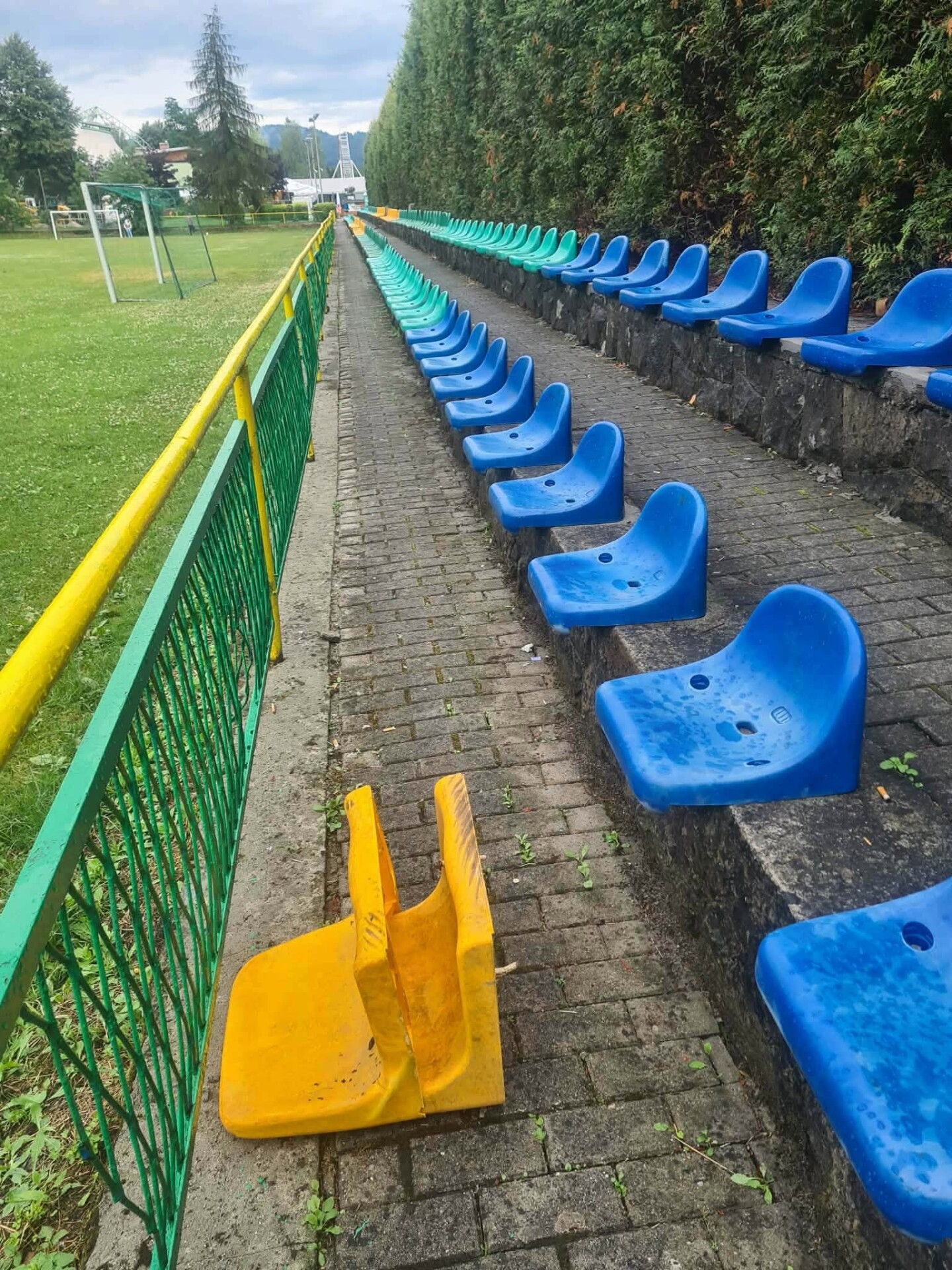 Brenna: Najpierw wspólnie odnowili „Estadio de la Gruz”, teraz ktoś zdewastował ten teren
