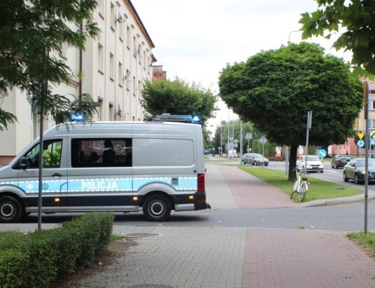 Zderzenie rowerzystki z samochodem osobowym