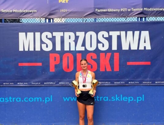 Dwa medale mistrzostw Polski dla tenisistki z Ustronia