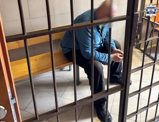 Przyjechał z Przemyśla i w Wiśle ukradł 2 tys. zł z kościelnej zbiórki. Policjanci złapali sprawcę i odzyskali gotówkę