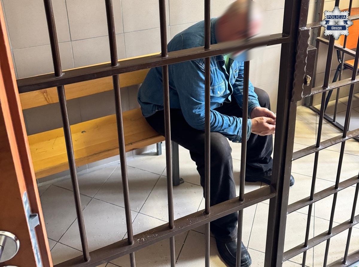 Przyjechał z Przemyśla i w Wiśle ukradł 2 tys. zł z kościelnej zbiórki. Policjanci złapali sprawcę i odzyskali gotówkę