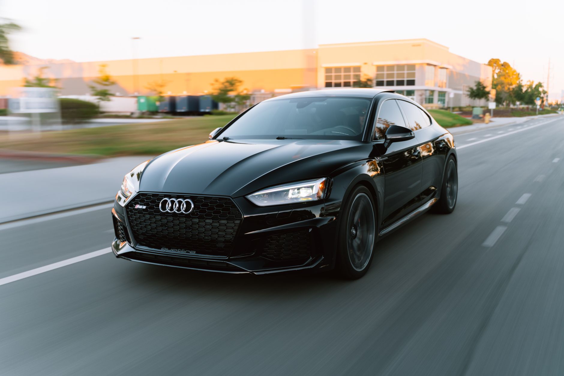Z niemieckim rodowodem, ale za oceanu: Czy warto sprowadzić Audi z USA?