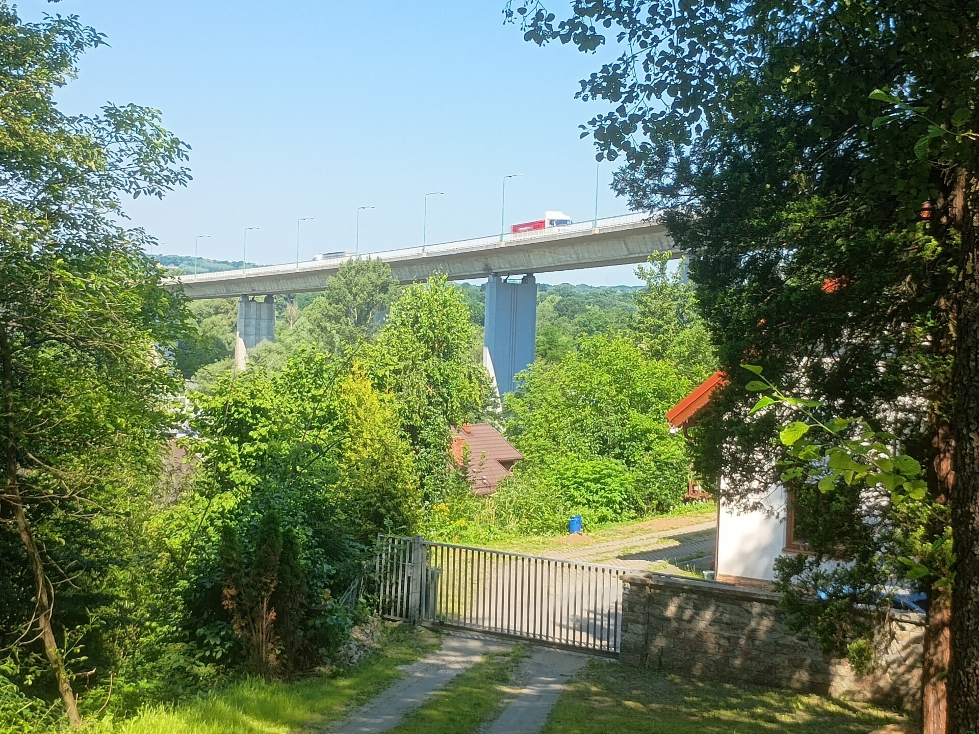 Od lat zmagają się z hałasem dobiegającym z granicznego mostu. Najgorsze są puste lawety
