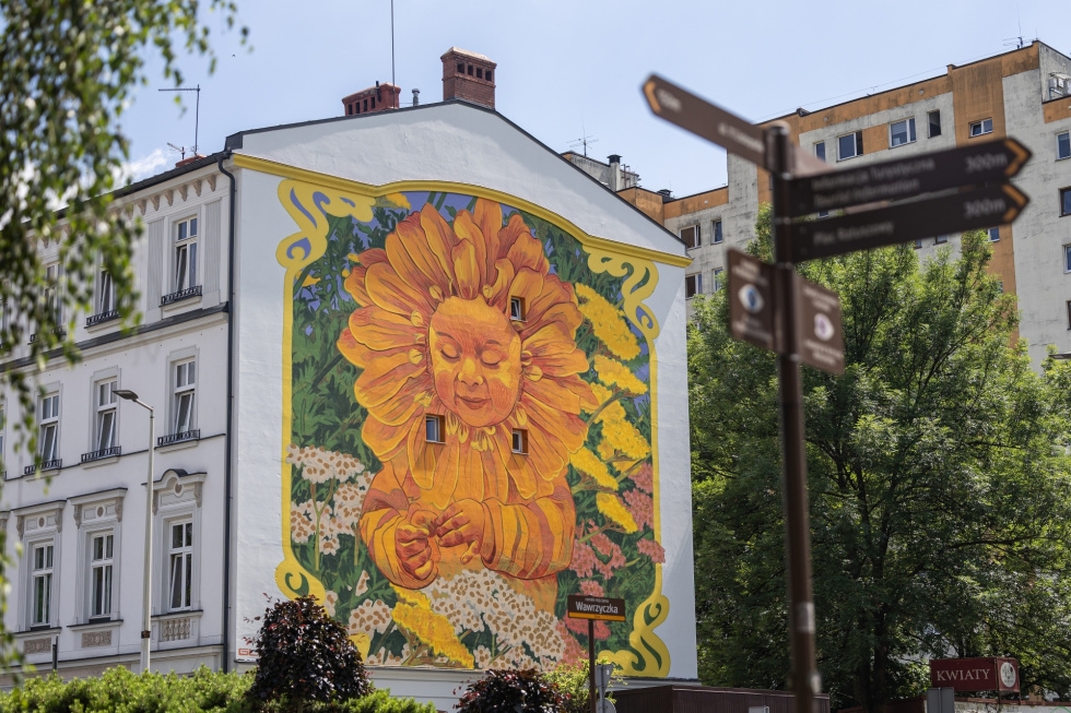„Dziecko-Kwiat” na ścianie kamienicy. Gleo stworzyła wyjątkowy mural