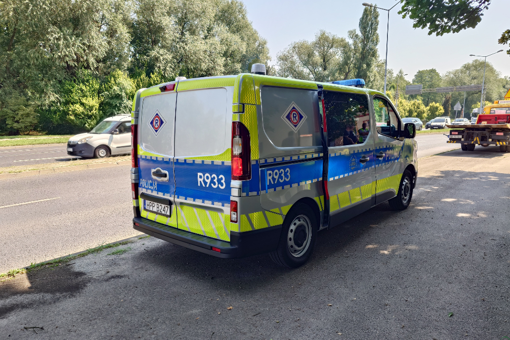Najechała na tył samochodu poprzedzającego i… wezwała policję