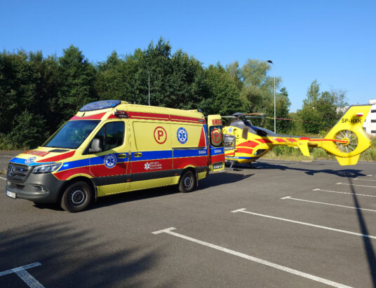 Wypadek w zakładzie, poparzony mężczyzna. Lądował śmigłowiec LPR