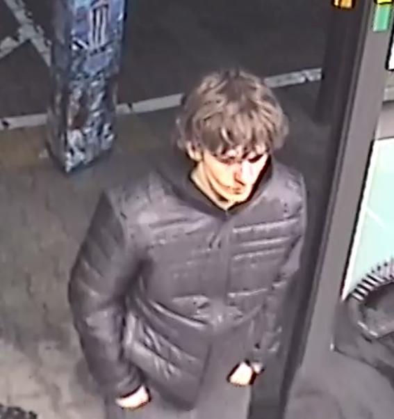 Poznajesz tych mężczyzn? Są poszukiwani ws. brutalnego pobicia