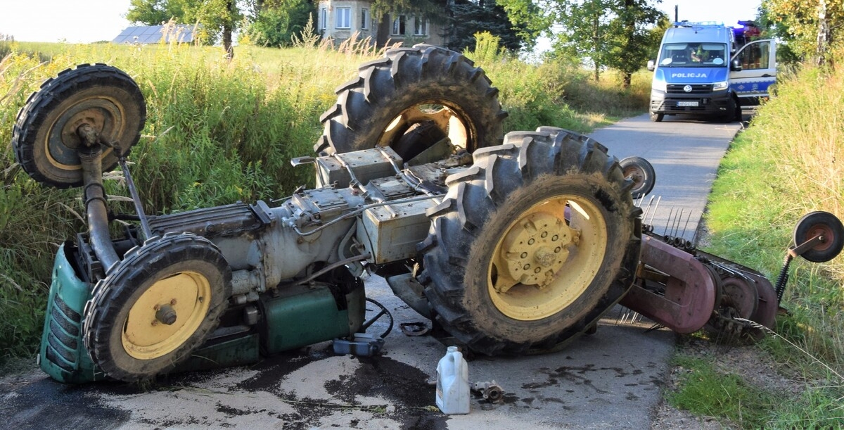 Tragedia w powiecie wadowickim. Traktor przygniótł 64-latka
