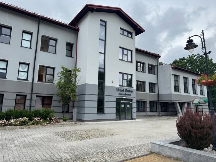 Wakacyjny szturm po dowody. W lipcu ponad 400 osób w zebrzydowickim urzędzie