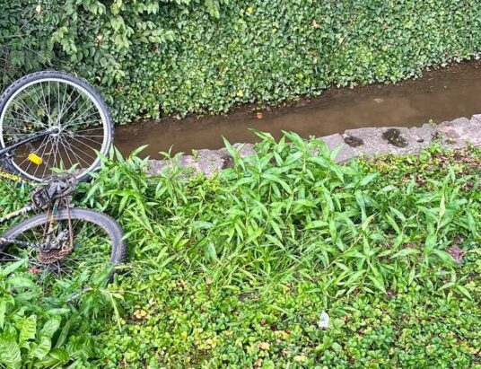 Walka o życie rowerzysty w Cieszynie. Błyskawiczna reakcja strażniczek miejskich