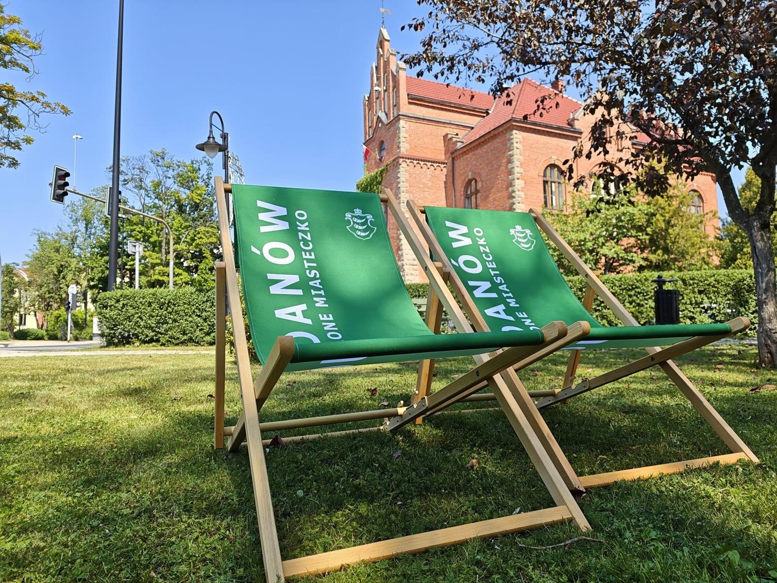 Leżaki i na Rynku w Jordanowie