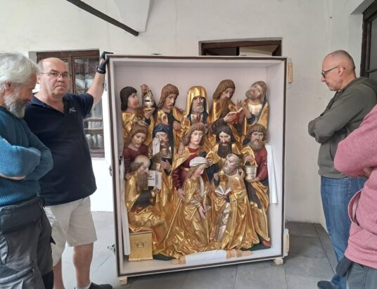 Późnogotycka płaskorzeźba powróciła do Żywca | ZDJĘCIA