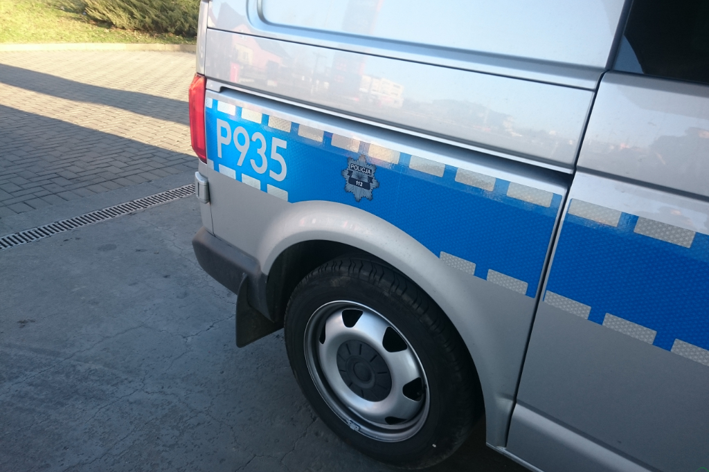 Nietrzeźwy wtargnął na stację i zaczął rozlewać paliwo! Później użył gaśnicy!