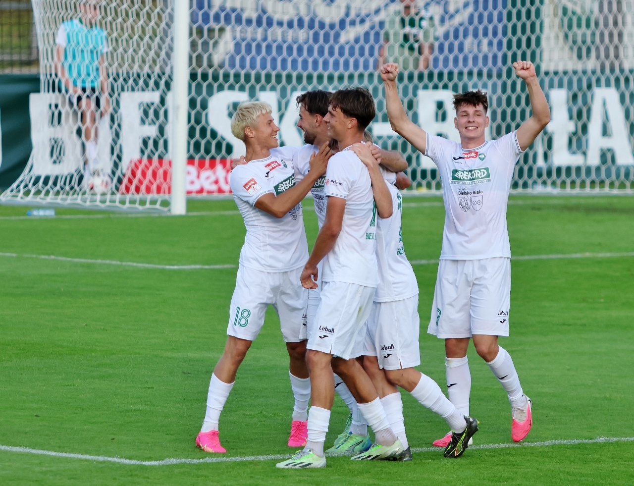 Biało-zieloni przez cały czas niepokonani. Rekord – Stal 3:1 | ZDJĘCIA