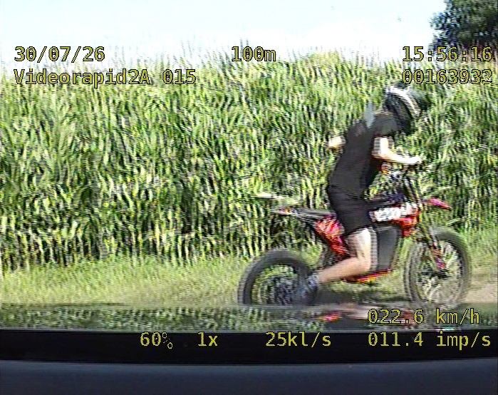 Motocyklista poszukiwany przez policję. Rozpoznajesz go?