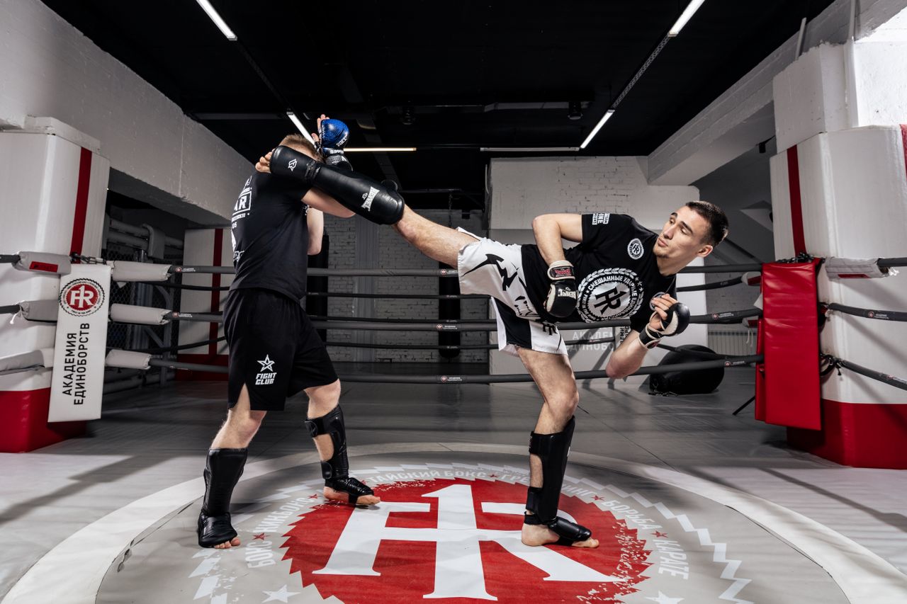 Jak liczba rund wpływa na strategię podczas walki MMA?