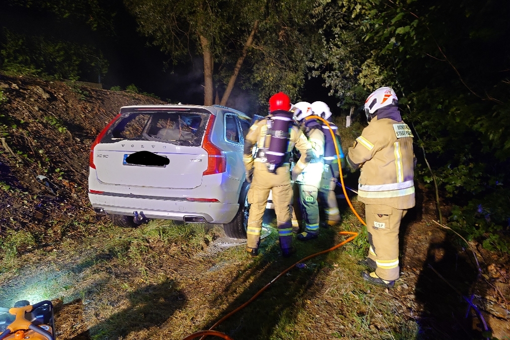 Z ostatniej chwili: Nocny pożar samochodu. Auto doszczętnie spłonęło