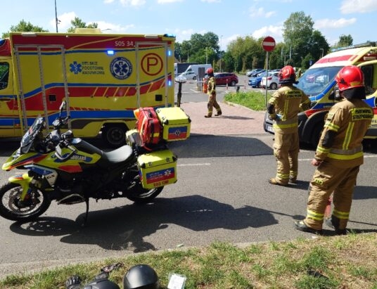 Z ostatniej chwili: Zderzenie motocyklisty z autem. Dwie osoby poszkodowane