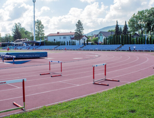 Zachęta do uprawiania lekkoatletyki. Otwarty trening w formie zabawy