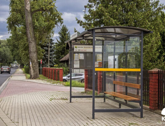 Miasto remontuje przystanki. Nowe ławki i odnowione wiaty