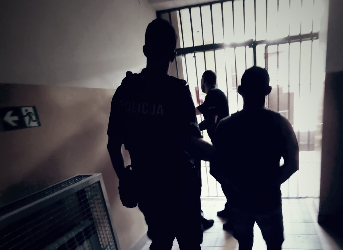 Policjanci namierzyli poszukiwanych. Są już za kratami