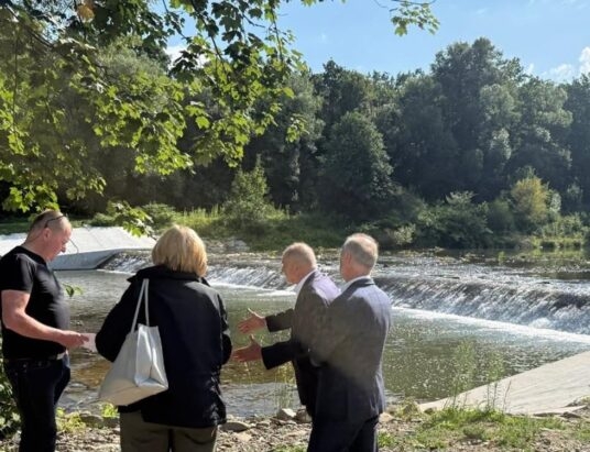Przygotowania do budowy nowej kładki na Koszarawie w Żywcu