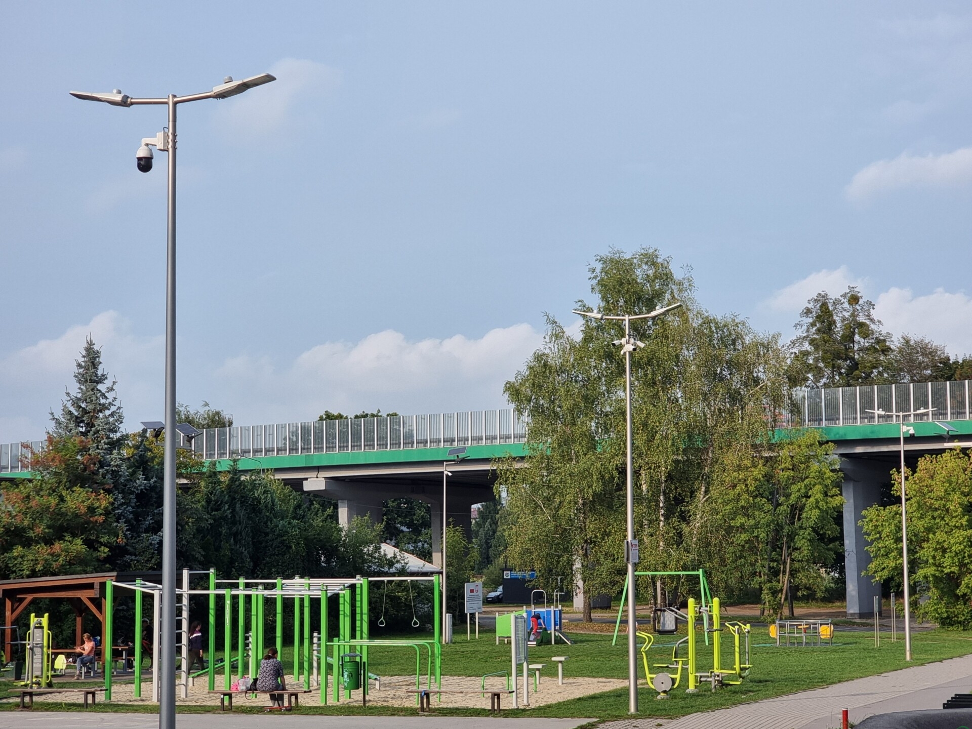 Ponad sto kamer patrzy na Skoczów. W kolejce czekają sołectwa