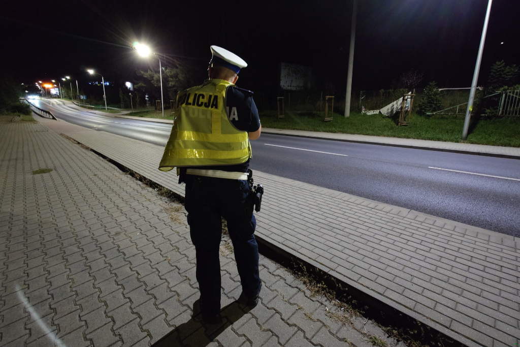 Nocna kontrola na Krakowskiej, sprawdzano auta na obu kierunkach ruchu