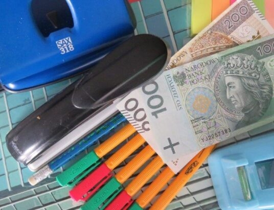 300 zł na wyprawkę szkolną wciąż do wzięcia. Rodzice mają czas do końca listopada