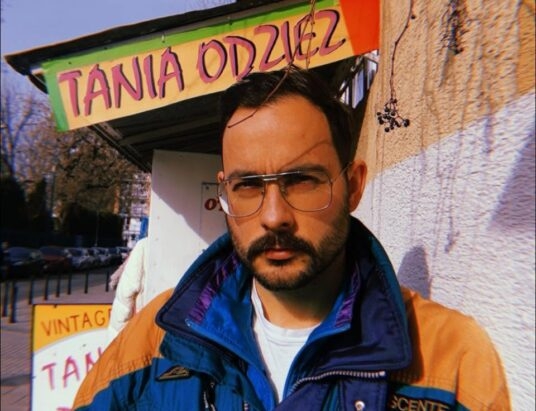 Adam Strycharczuk odwiedził Cieszyn i Czeski Cieszyn. Pokazał zakupy z lumpeksów | WIDEO