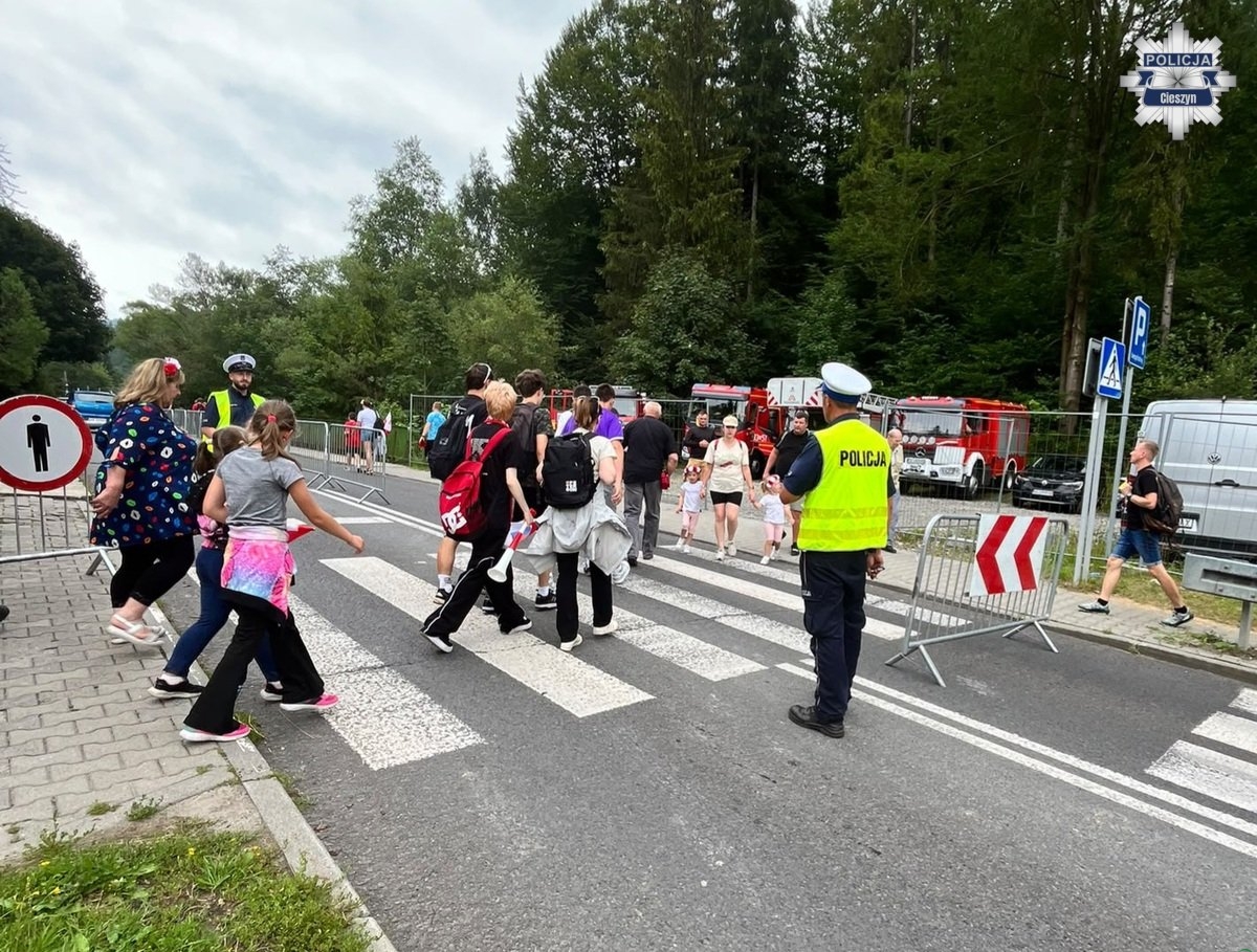 16 wypadków i 21 rannych. Policja podsumowała wakacje w powiecie cieszyńskim