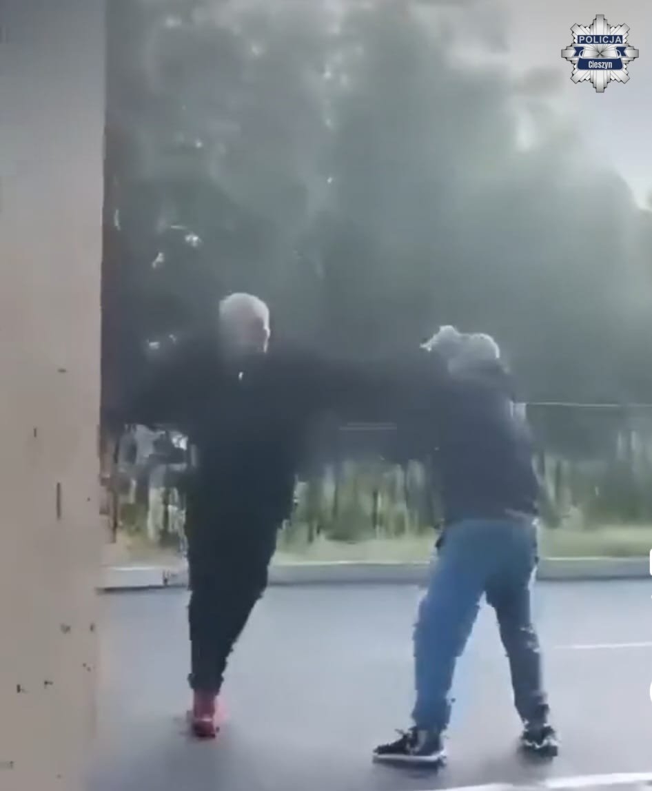 Atak nożem w Cieszynie. Ranny nie chciał współpracować z policją