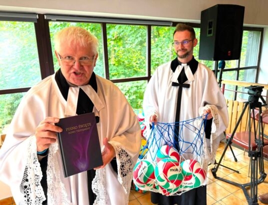 Słowo Boże, siatkarskie piłki i parafialna rodzina. Wyjątkowa niedziela w Szczyrku