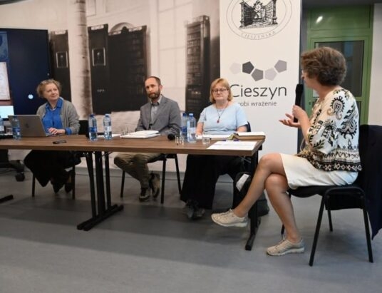 Co stało na półkach cieszyńskich katolików i ewangelików? Z nami kolejny panel dyskusyjny Książnicy Cieszyńskiej