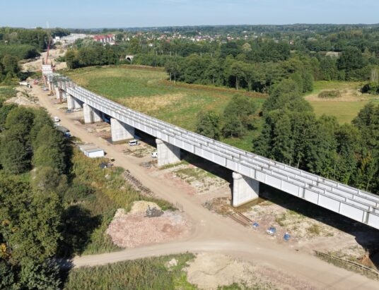 Rosną kolejowe mosty w Zebrzydowicach i Drogomyślu | ZDJĘCIA