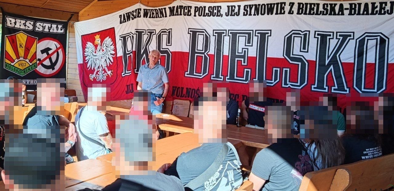 Skazany za zabójstwo, dziś idol skrajnej prawicy. Jego obecność w regionie zakończyła się awanturą